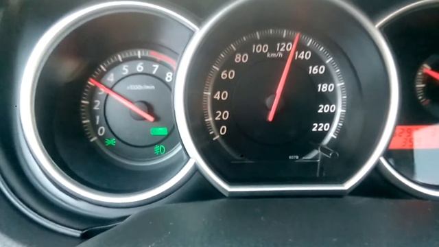 Ниссан Тиида на трассе, Nissan Tiida, 2013 г/в, АКПП смотреть онлайн