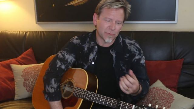 GIBSON J-50 - Folk-Rock Icon - Guitar Discoveries #1 смотреть онлайн