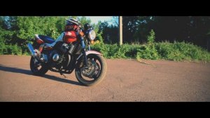 Honda CB 400 Super Four Vtec 2