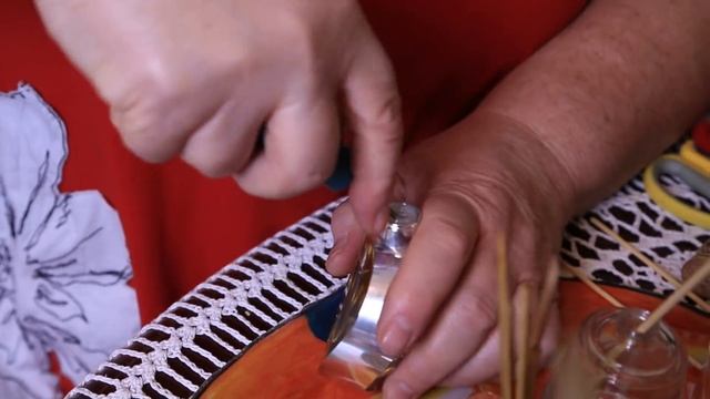НЕ ВЫБРАСЫВАЙТЕ ПУСТЫЕ БУТЫЛОЧКИ ОТ ДУХОВ - ИДЕИ КАК ИХ ИСПОЛЬЗОВАТЬ смотреть онлайн
