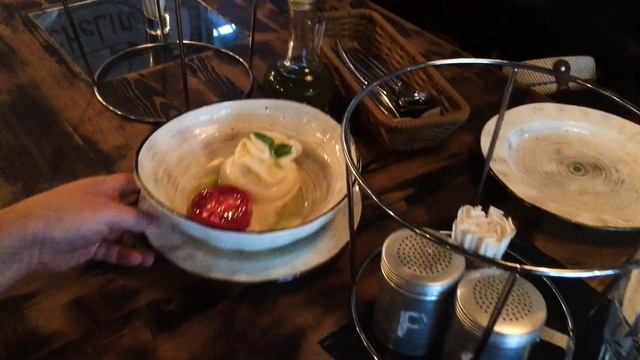 Пицца Сочи. Где самая вкусная пицца. Челентано бар - Бесплатно едят дети смотреть онлайн