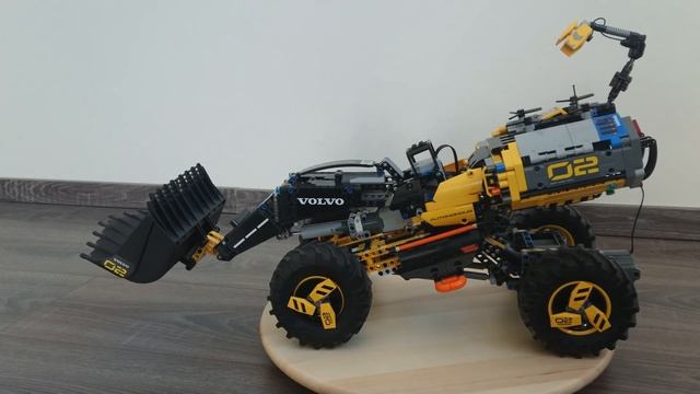 LEGO 42081 Volvo Concept Wheel Loader Zeux Fully Motorized