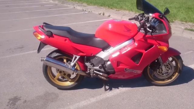 1998 Honda VFR800 смотреть онлайн