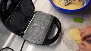 Хрустящие , тонкие вафли в мультипекаре .