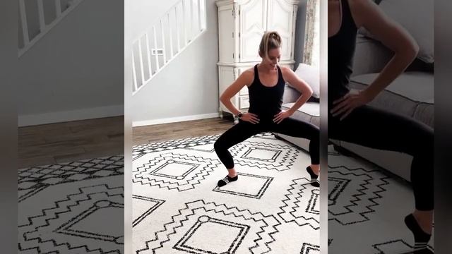 Inner thigh￼ workout, A resistance band is an elastic band used for strength training. смотреть онлайн