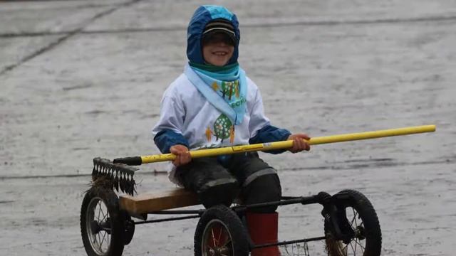 Самоирония на тему "Зелёная Весна" смотреть онлайн