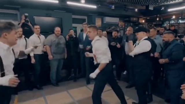 "Святослав Коваленко НАШЕЛ ДРУГОЕ ИСПОЛЬЗОВАНИЕ КОСТЮМА ИЗ ДУБАЯ!"#коваленко #костюмиздубая #хардко смотреть онлайн