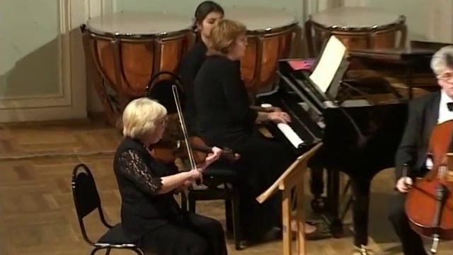 Л.Бетховен Трио C-moll, ор.1№3 Final смотреть онлайн