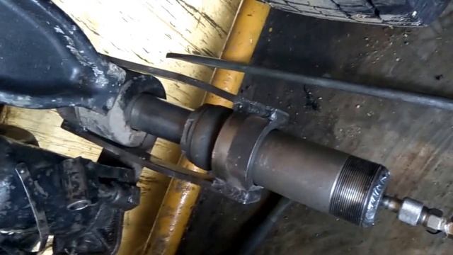 Выпрессовка сайлентблоков. Самодельный пресс. смотреть онлайн