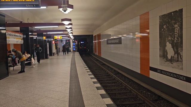 U-Bahn Berlin Bahnhof Friedrich-Wilhelm-Platz Von Der U-Bahn Linie U9 Mit H97 Und H01 Von Der BVG