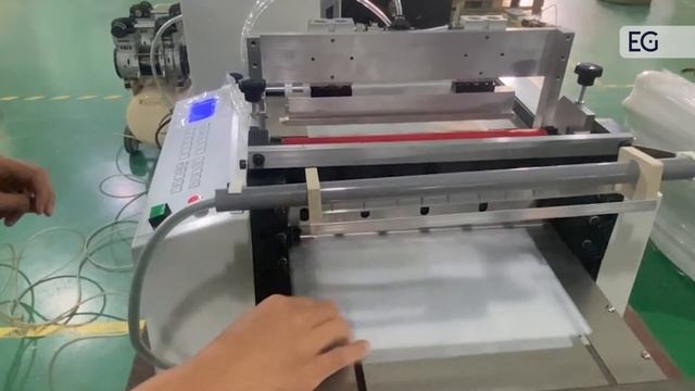 Станок для производства пакетов, модель HDK-300MF смотреть онлайн