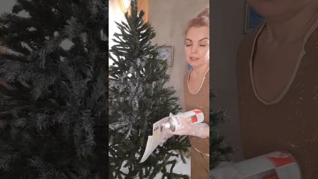 КРАСИМ ЕЛКУ. ЗАСНЕЖЕНАЯ ЕЛКА. СВОИМИ РУКАМИ смотреть онлайн