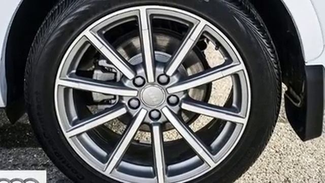 2017 Audi Q3 2.0T Technik quattro 6sp Tiptronic смотреть онлайн