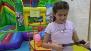 ДР 10 лет Женечке. Дима с сослуживцами поздравляет Женечку. Дарина всегда плачет .  21.11.22.