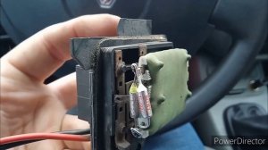 Не работают 1,2,3 скорости моторчика отопителя Рено Симбол