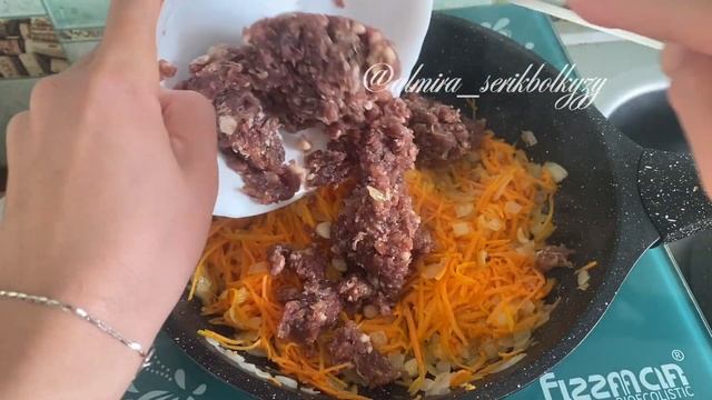 ЖАРЕННЫЙ ГОЛУБЦЫ. Ерекше рецепт #голубцы #рецепт #ASMR смотреть онлайн
