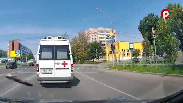 Неадекватный вологжанин сбежал из машины скорой помощи смотреть онлайн