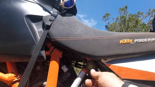 KTM ADVENTURE 1190 R "MUST WATCH" Disaster on the trail. смотреть онлайн