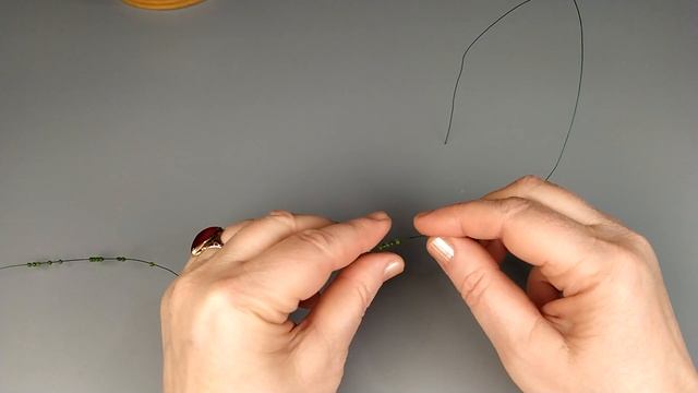Работы из бисера. Елка из бисера. Новогодний сувенир. Мастер класс для начинающих. смотреть онлайн