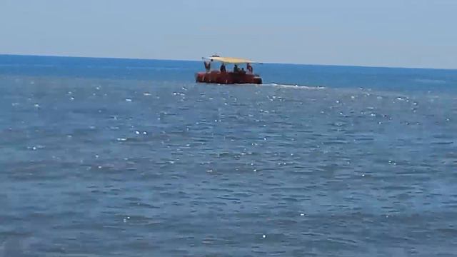 Чёрное море. берег Архипо-Осиповки . 1.06.2022. Прогулка 20 минут. смотреть онлайн