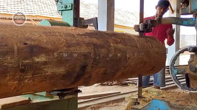 Sawing And Cutting The Hardest Old Wood || #Sawmill смотреть онлайн