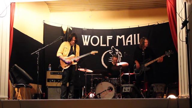 Wolf Mail - Need your love смотреть онлайн