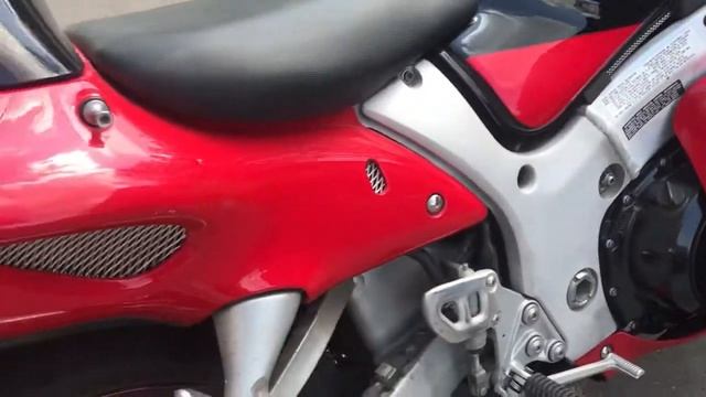 заводим Suzuki GSX 1300 R Hayabusa 2005 на холодную смотреть онлайн
