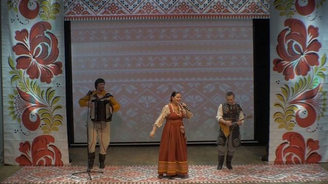 БАЛАГУРЫ - Сирень-черемуха. Муз. Ю. Милютин, сл. А. Софронов смотреть онлайн