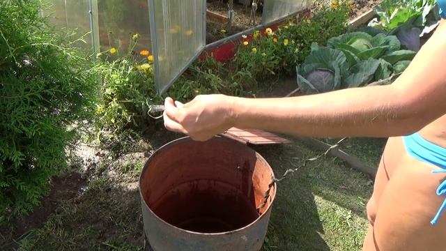 Как достать утонувшее ведро и почистить колодец. How to get a drowned bucket and clean a well смотреть онлайн