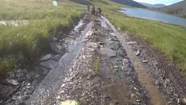 На мотоциклах по Полярному Уралу. Заброшки, горы, реки и озёра. Самое лучшее видео смотреть онлайн