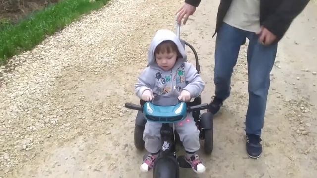 Алисе 2 года 11 месяцев! Отметили под дождем смотреть онлайн