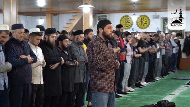 Когда же мы начнём заполнять мечети на утреннюю молитву как на таравих намазы в Рамадан ??? смотреть онлайн