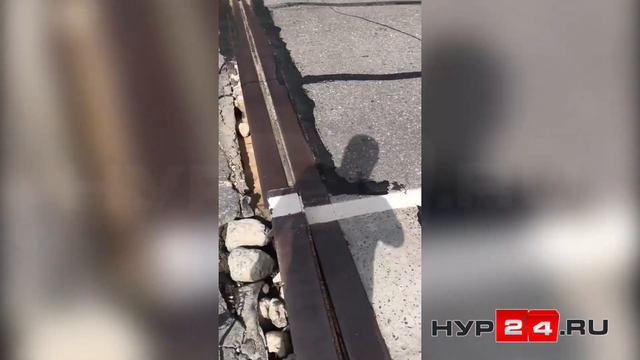 На дороге Надым-Новый Уренгой посреди дороги торчит металлический уголок смотреть онлайн