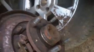 Замена троса ручника Лачетти. Прикорели, заржавели все крепления! Жёсткая и долгая битва!