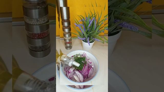 Маринованный лук смотреть онлайн