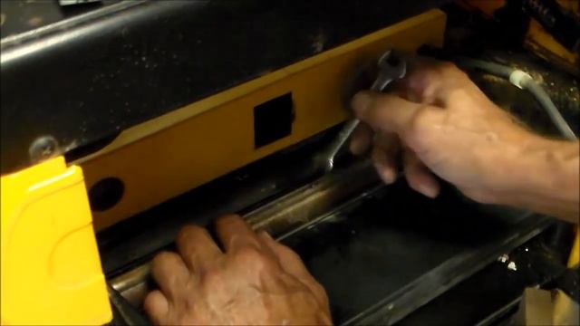 How to Change Planer Knives DeWalt 733 смотреть онлайн
