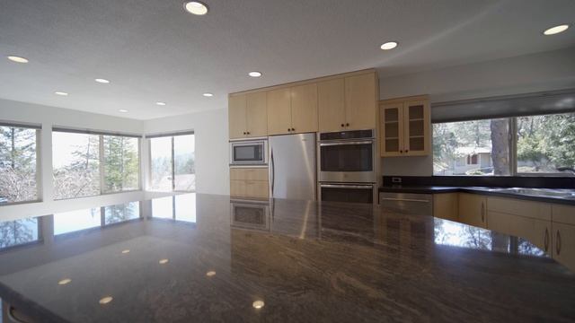 1411 Ponderosa Drive in Ashland, Oregon смотреть онлайн