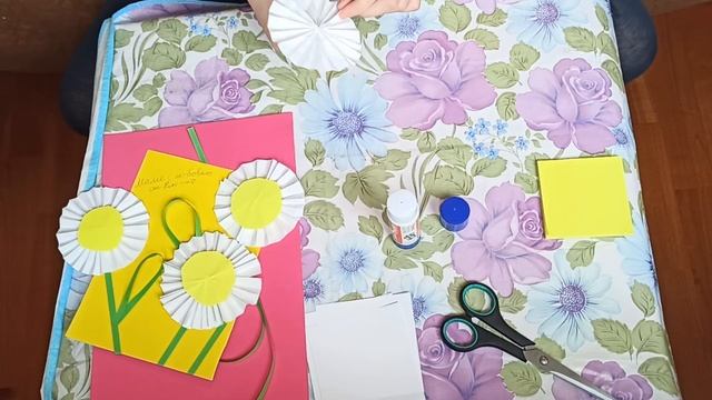 Как сделать цветы- подарок маме , сестре , бабушке. смотреть онлайн