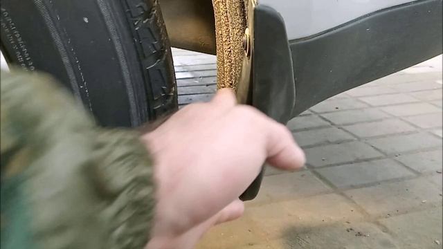 Форд Фокус 2 установка брызговиков на авто. смотреть онлайн