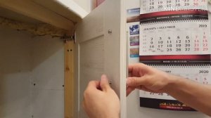 Хрущевский холодильник под окном.