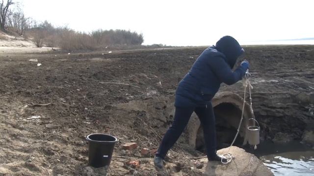 Сброс нечистот в реку Амур смотреть онлайн