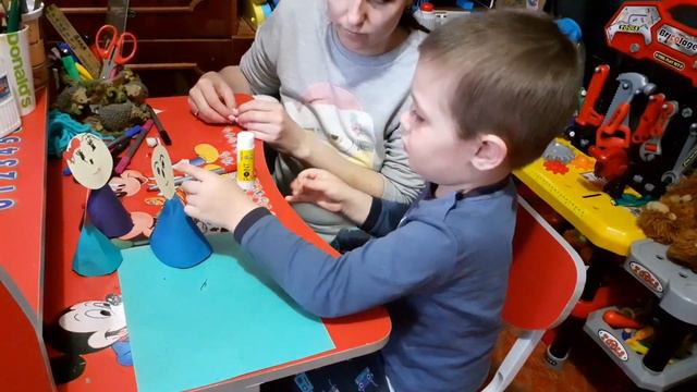 Семья глазами ребенка- Святослав делает свою семью смотреть онлайн