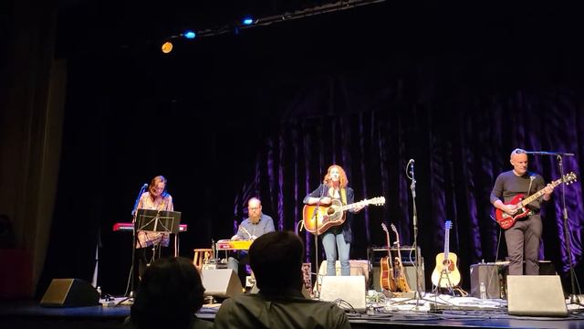 Kathleen Edwards- Asking for flowers смотреть онлайн