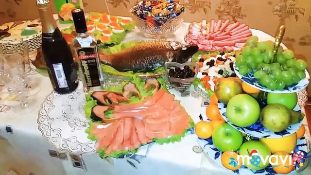 Vlog- Подготовили и накрыли Новогодний стол к встрече 2019 года. смотреть онлайн