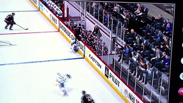 HUUUUUGEE HIT OVER THE BOARDS NHL 15 PS3 PS4 XBOX XBOX ONE HUT ONLINE смотреть онлайн