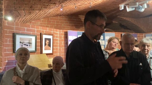 Экскурсия С.Ю. Паламодова на выставке 