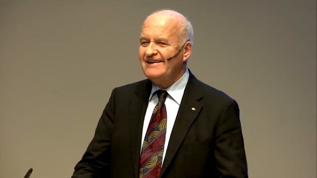 Götz W. Werner: Die Treppe muss von oben gefegt werden смотреть онлайн