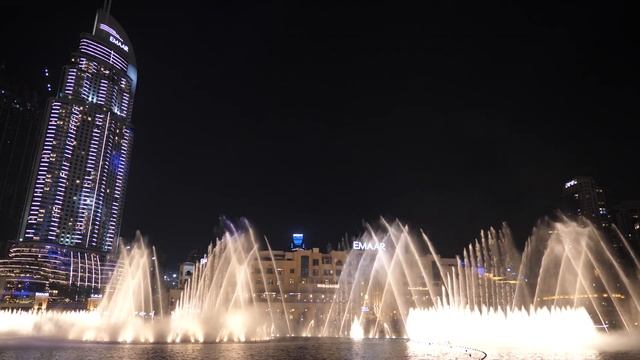 The Dubai Fountain Show 2019 - powerful music 4K смотреть онлайн