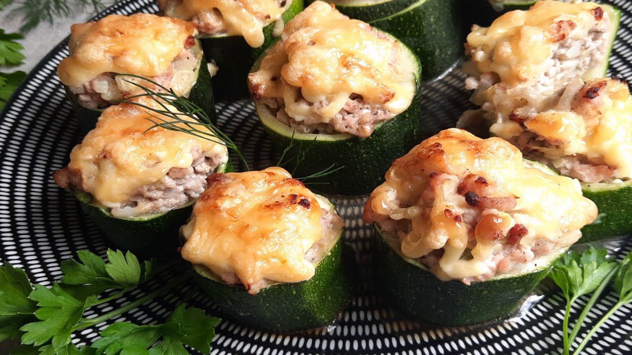Сытный, сочный рецепт. ФАРШИРОВАННЫЕ КАБАЧКИ. смотреть онлайн