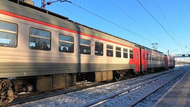 ЭТ2-024 сообщением Екатеринбург-Пасс. — Шаля делает остановку на о.п. Электродепо смотреть онлайн